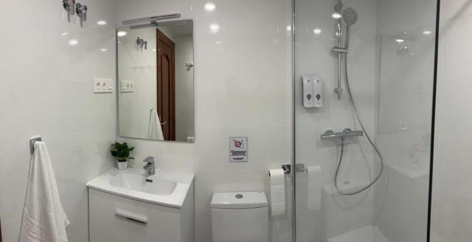 Duplex 122M2, 4 Dormitorios, 2 Banos Completos, Wifi 1Gb ムンダカ エクステリア 写真